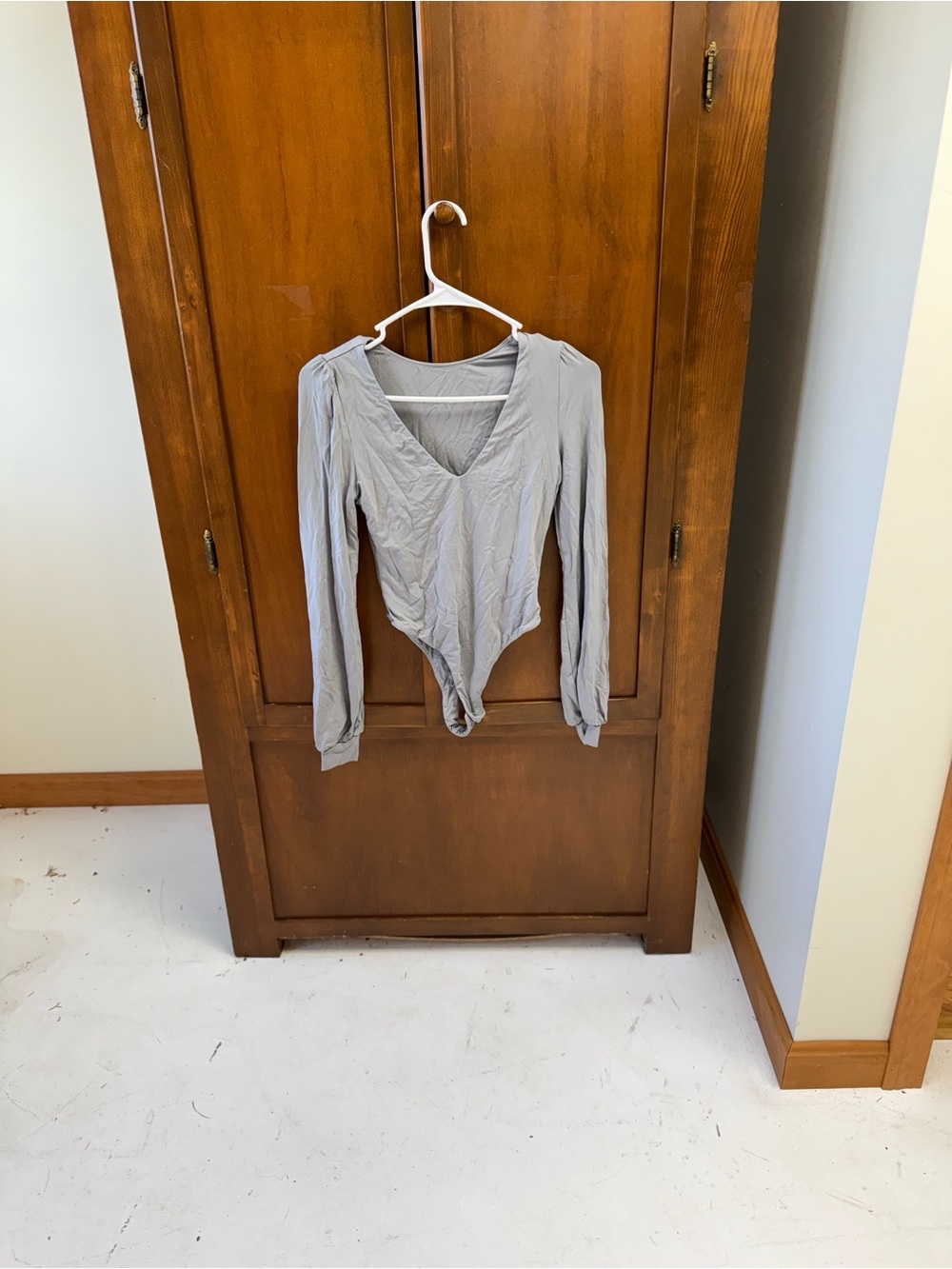 HALARA grey V-Neck Bodysuit NEW XS ruched shoulder sleeve